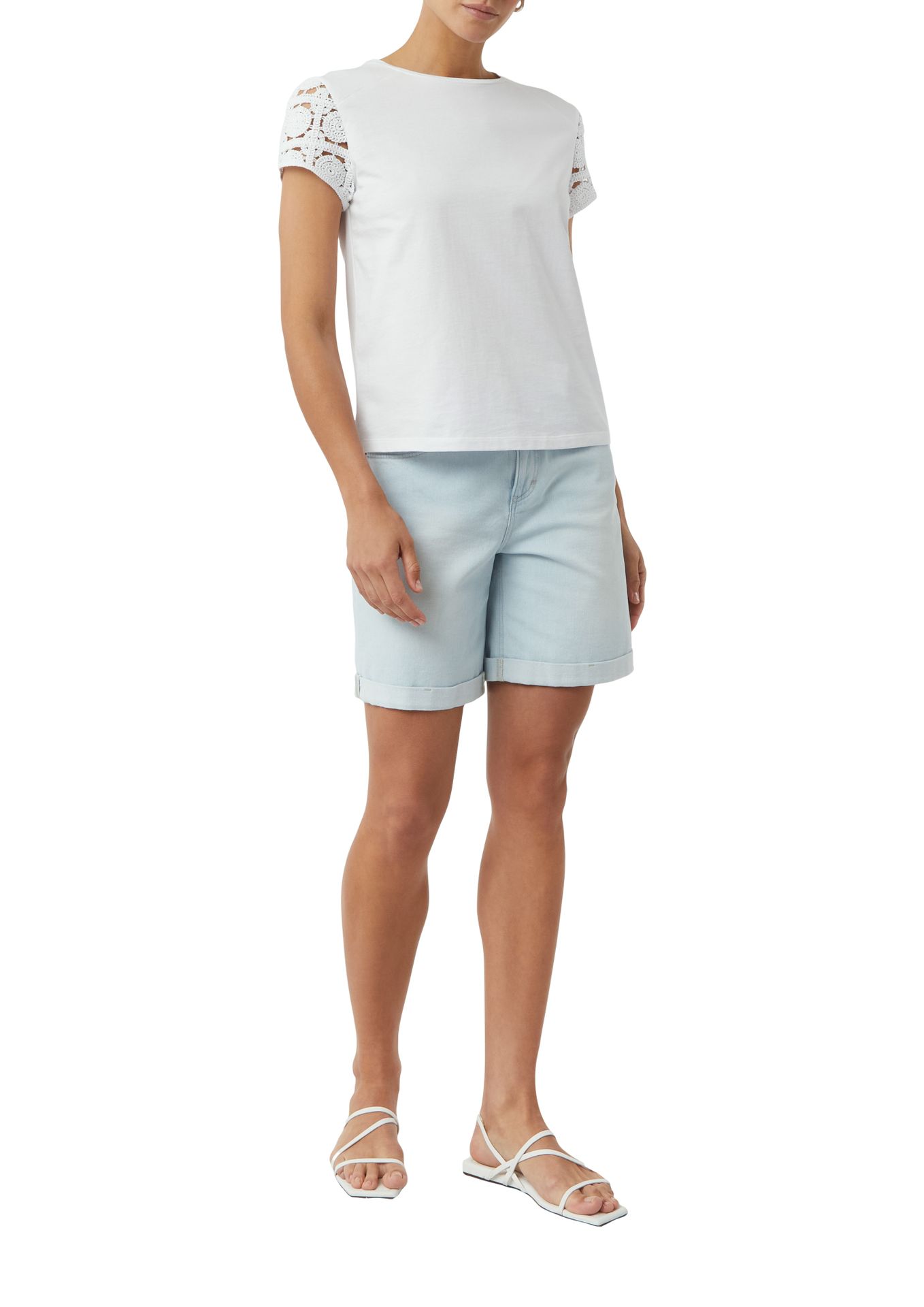 romantisches T-Shirt mit Häkelärmel