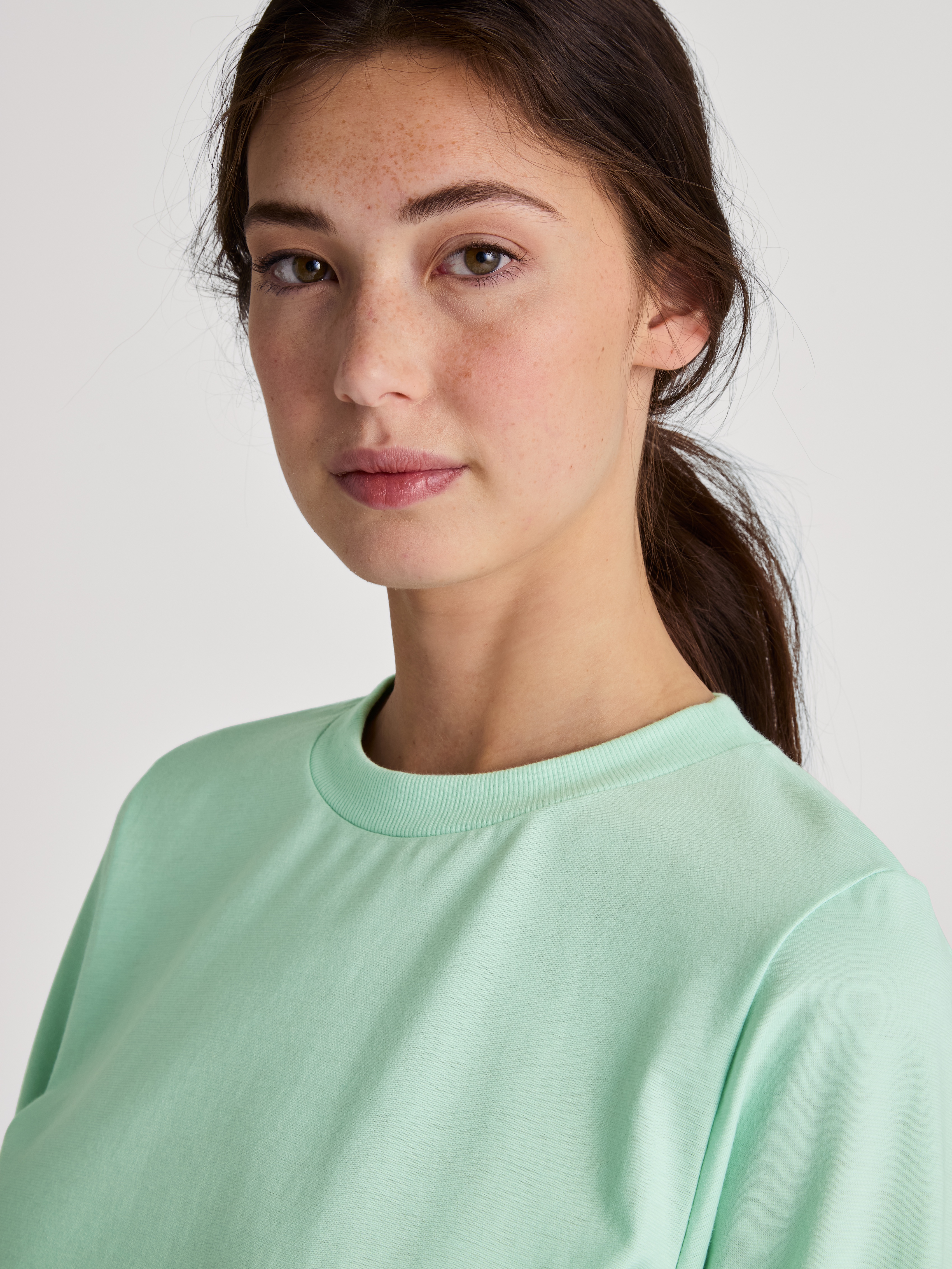 langer Damen-Bündchen-Schlafanzug mit gemusterter Hose