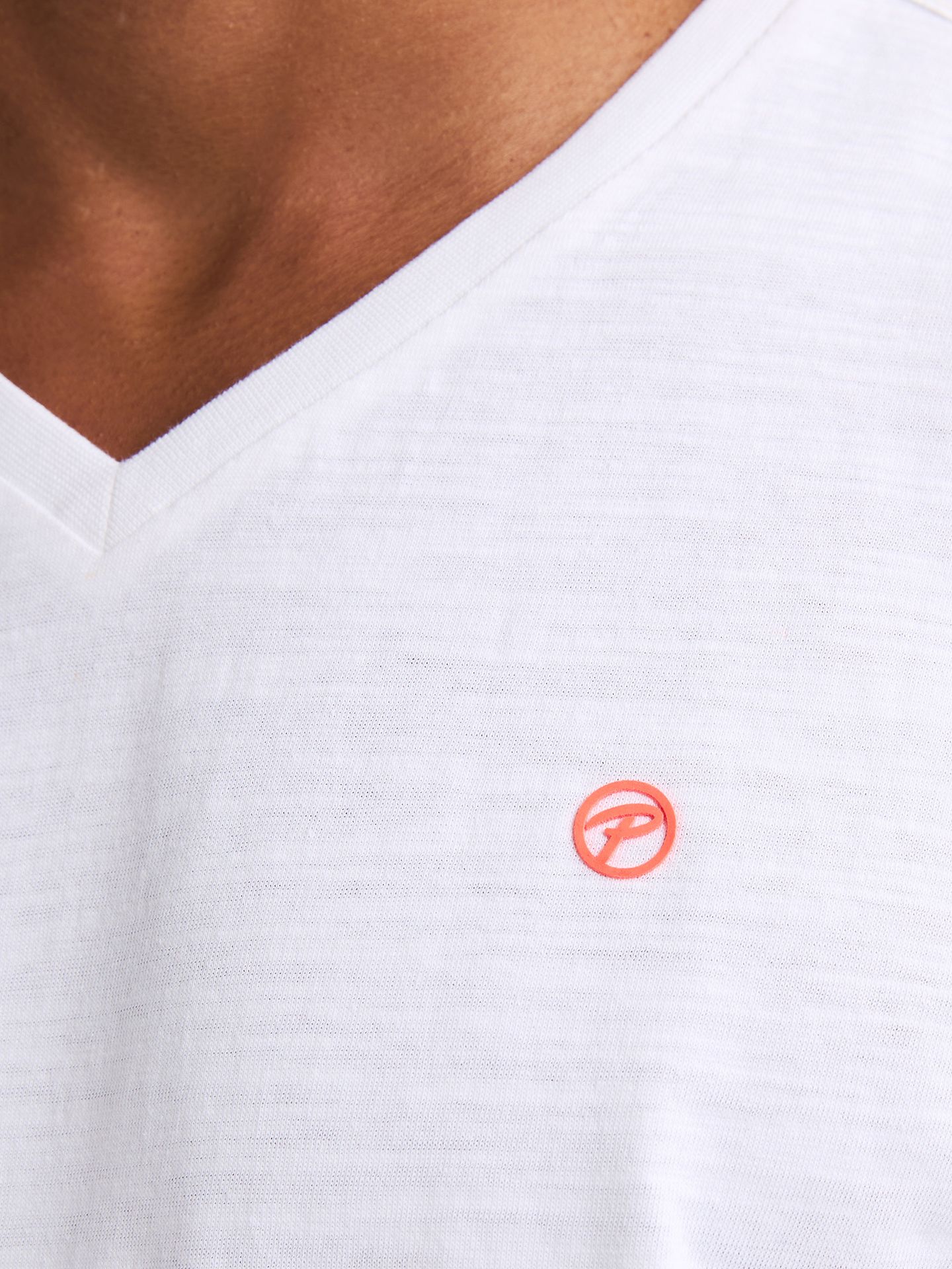 T-Shirt  V-Neck
