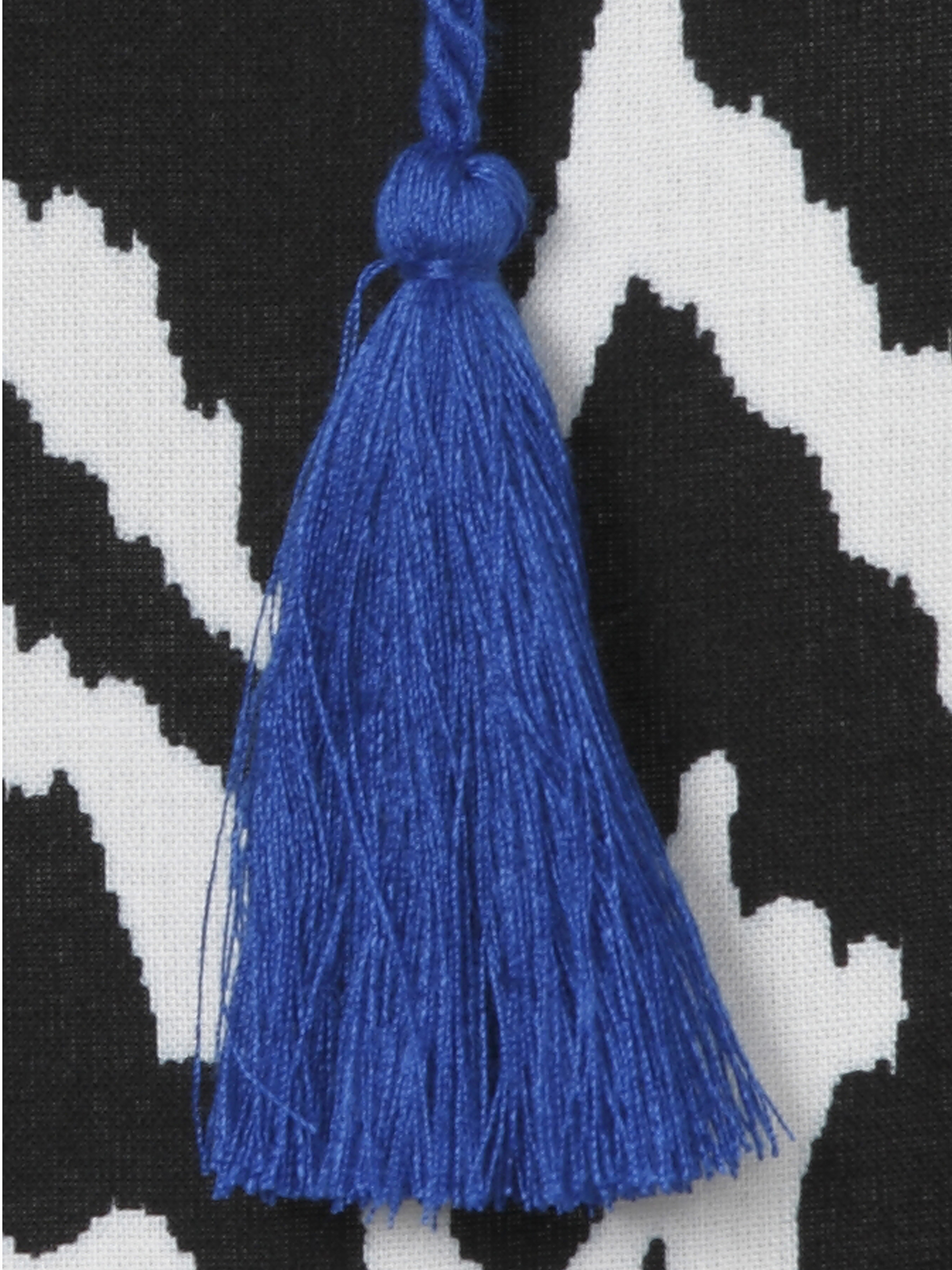 Tunika-Bluse mit Ethno-Druck aus reiner Viskose mit Zierkordel am V-Ausschnitt und 3/4 Arm