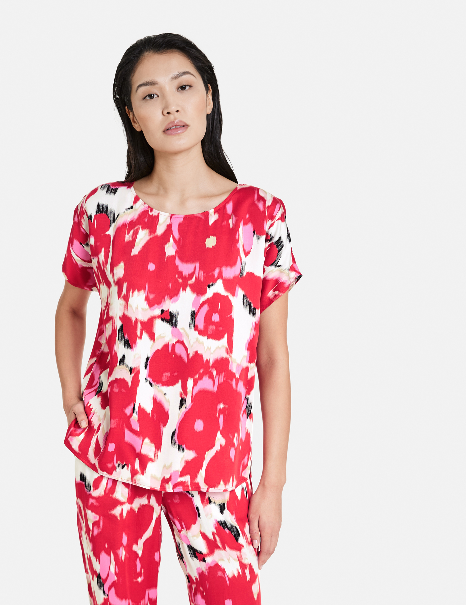 Blusenshirt aus EcoVero mit floralem Allover-Print