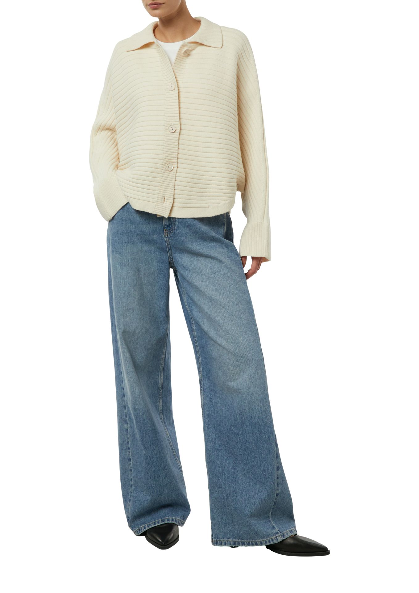 modisch verkürzte Strickjacke im Cape-Design mit geknöpften Fledermaus-Ärmel aus Viskose-Mix