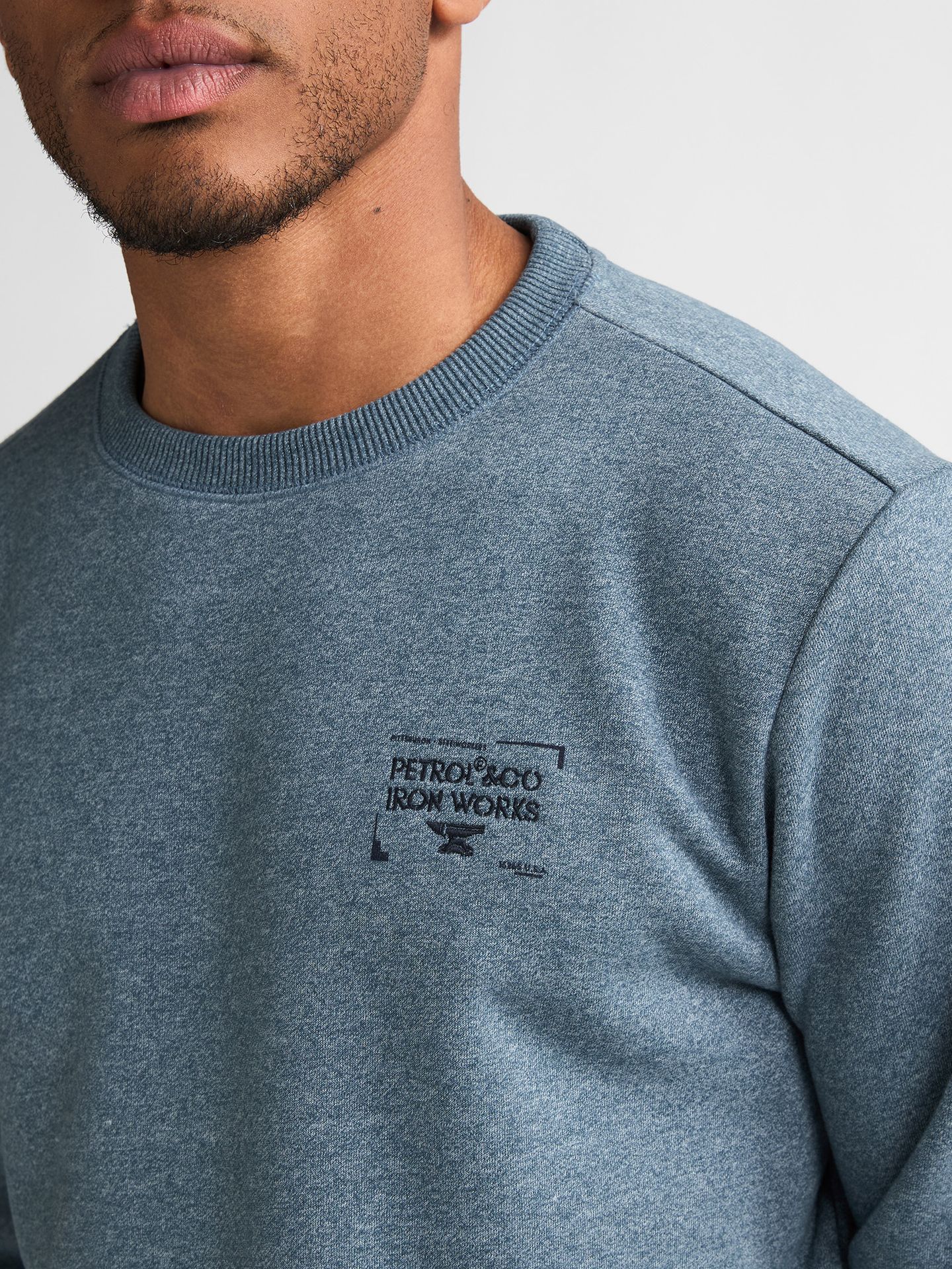 Men Sweater Round Neck