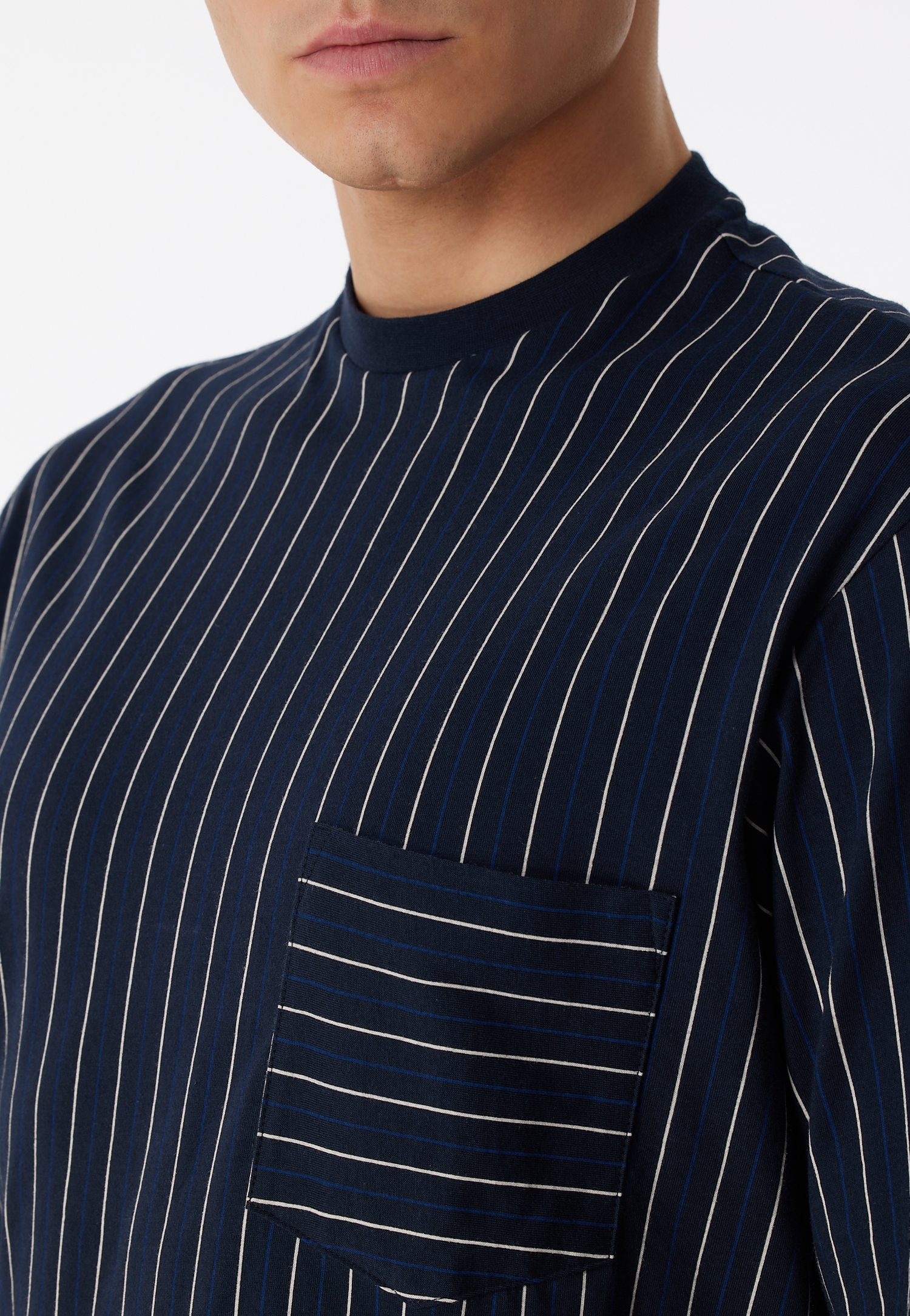 langer Herren-Schlafanzug mit geringeltem Oberteil und Bündchenabschlüsse aus Organic-Cotton