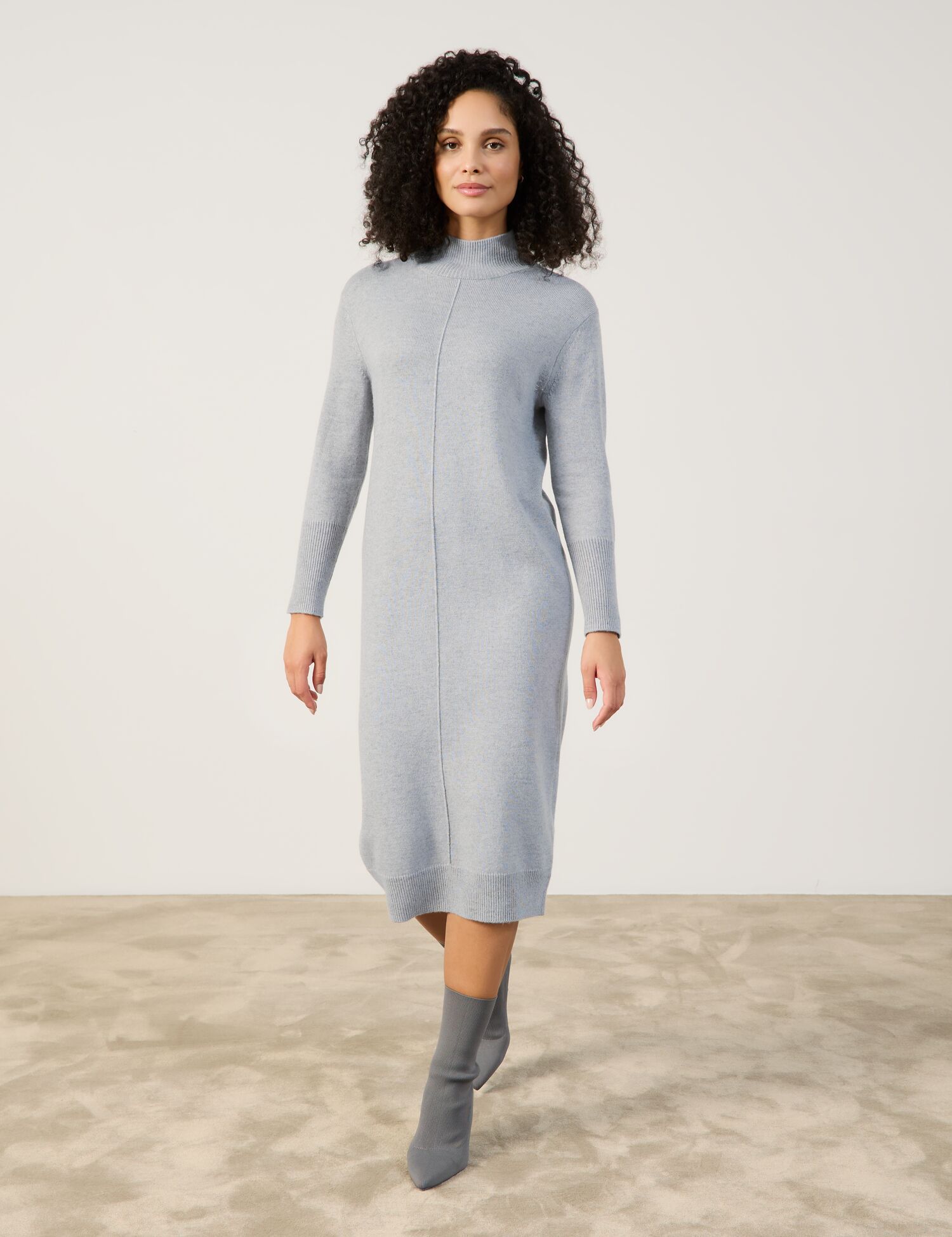 langes Strickkleid aus Feinstrick mit Wollanteil