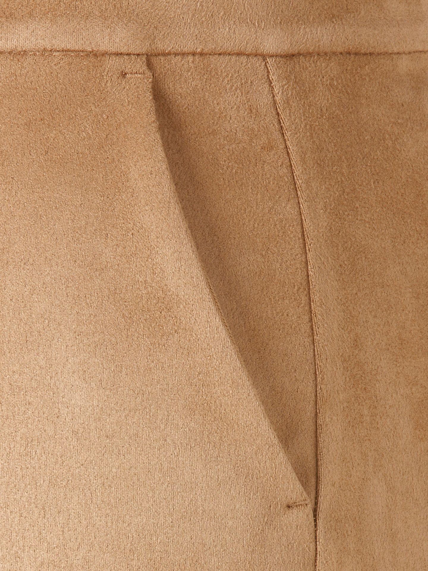 modische Schlupf-Hose aus weichem Velours und weitem Bein