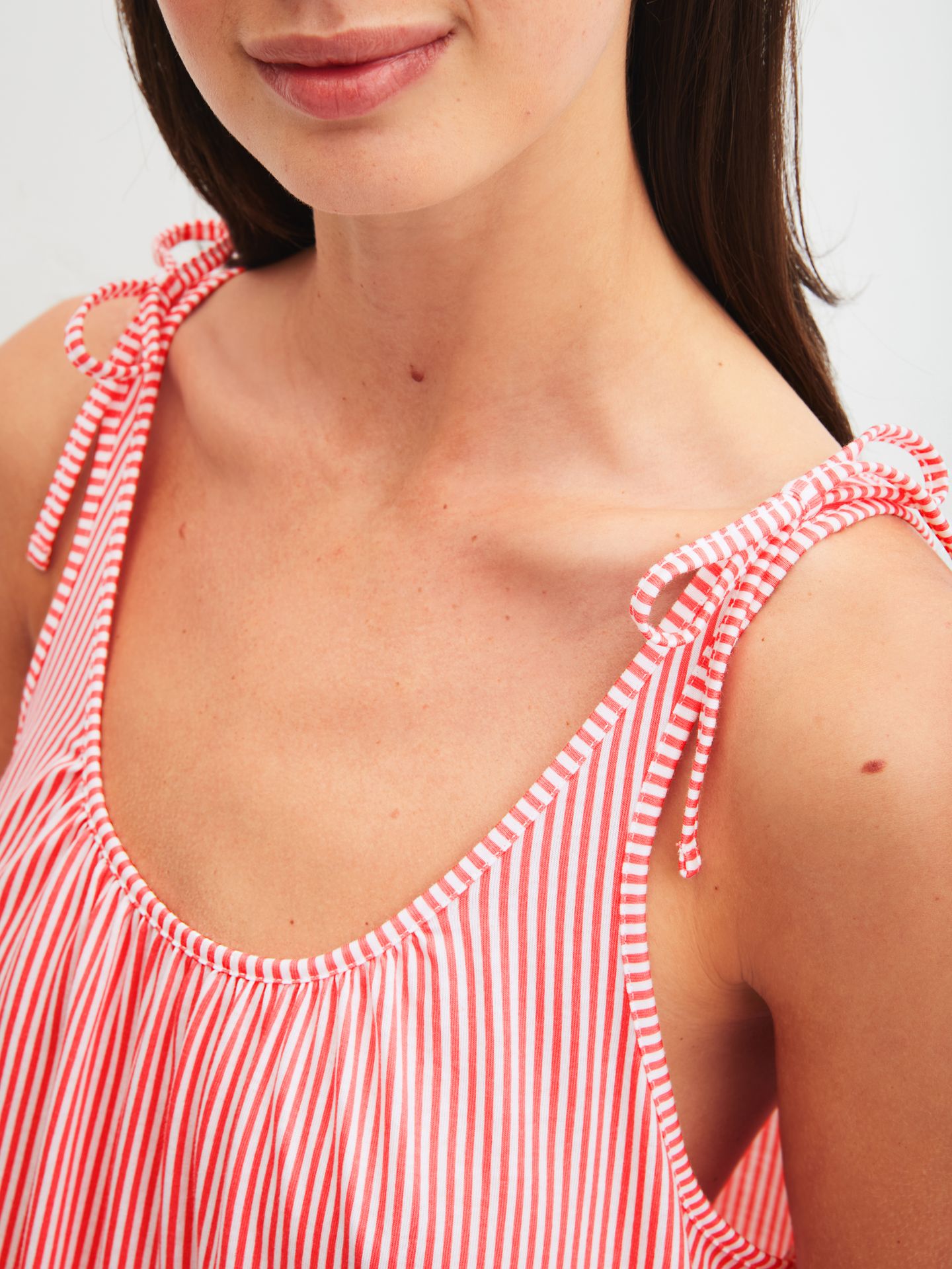 romantisches langes Nightdress ohne Arm im Streifen-Dessin aus Baumwoll-Modal-Jersey