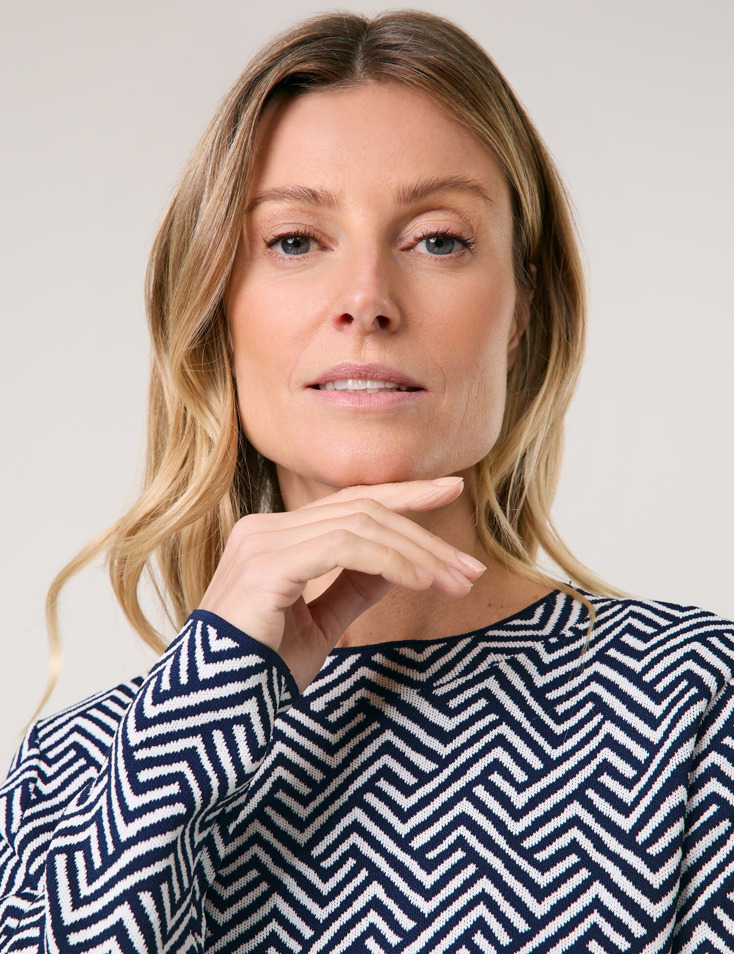 Viskose-Pullover im Jacquarddessin