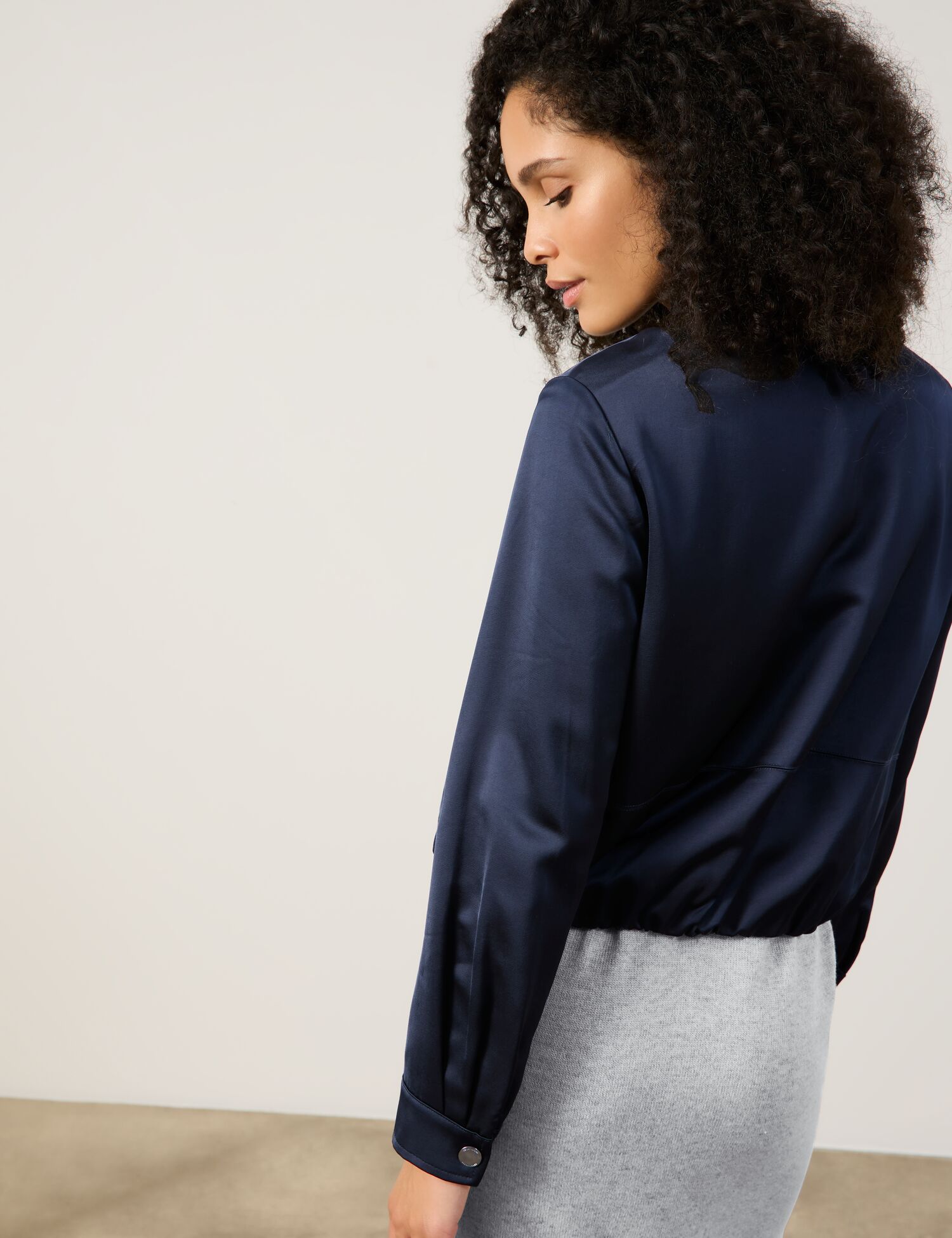 eleganter Satin-Blouson