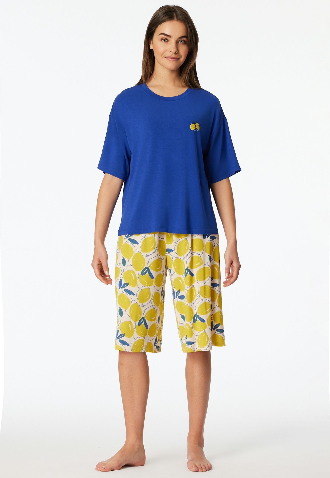 Sommer-Schlafanzug mit uni Oberteil und Hose im Allover-Zitronen-Druck aus Modal