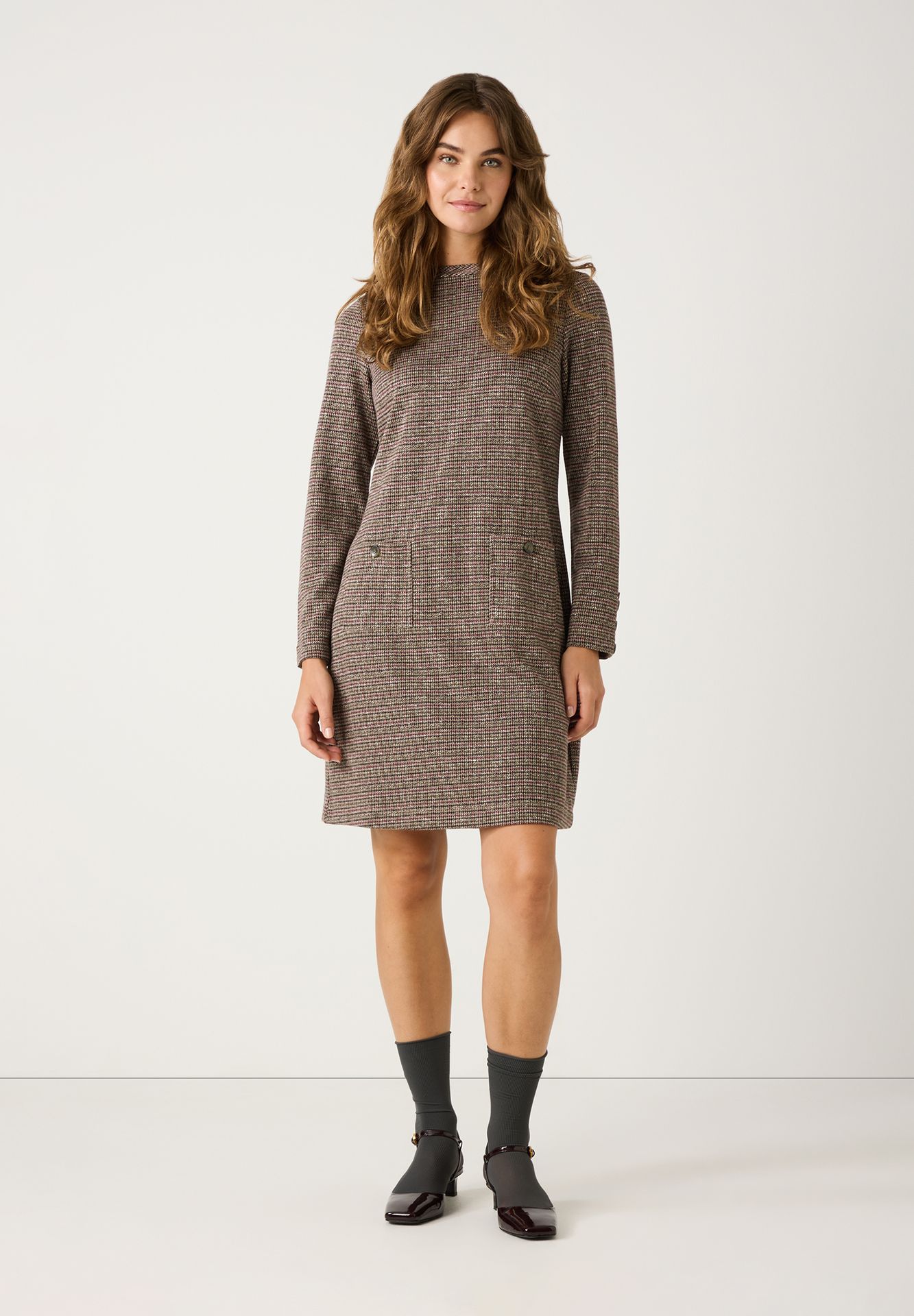 kurzes kleinkariertes Jerseykleid aus Viskose-Mix