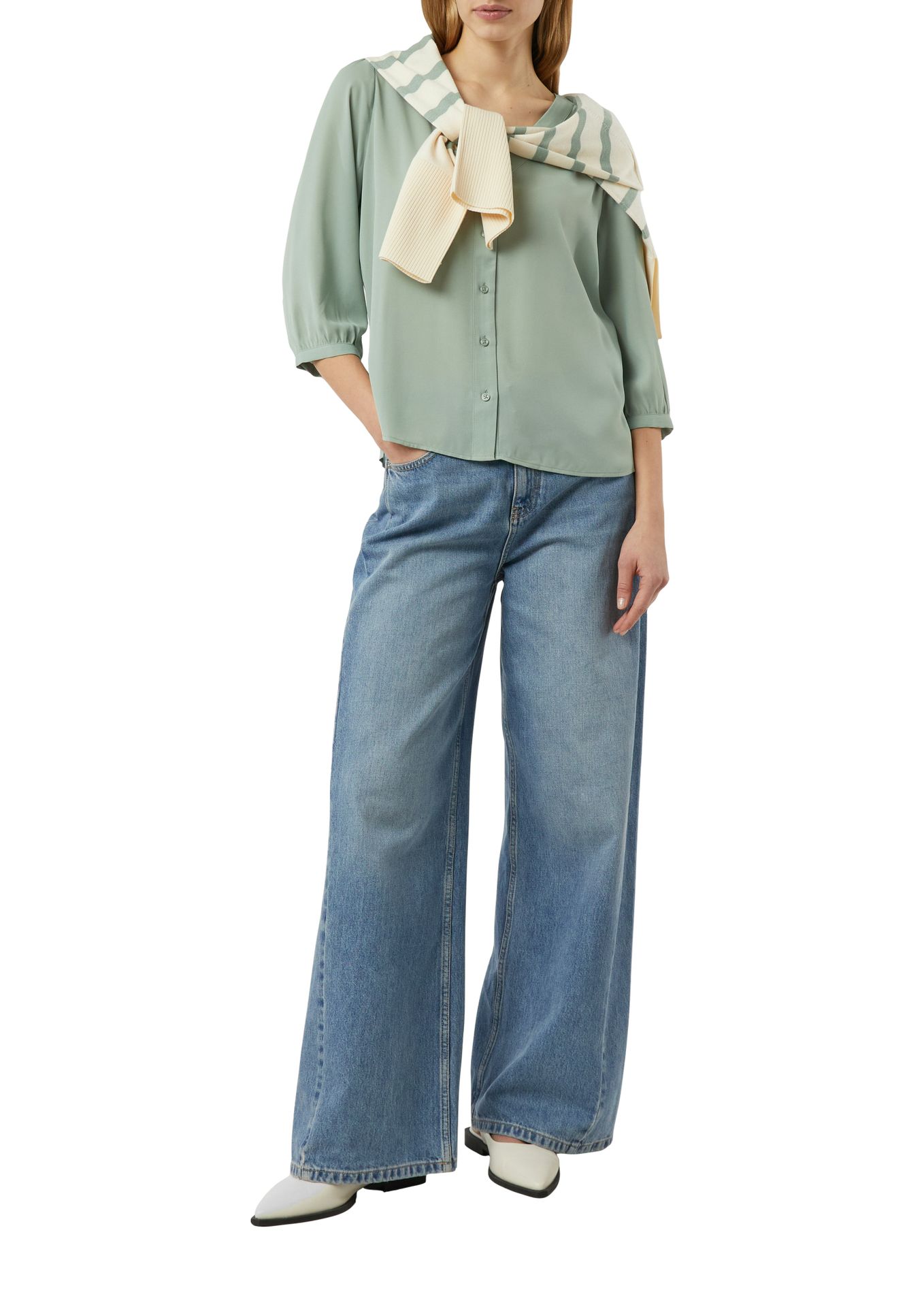 kurze luftige Chiffon-Bluse mit angerafften Ärmeln