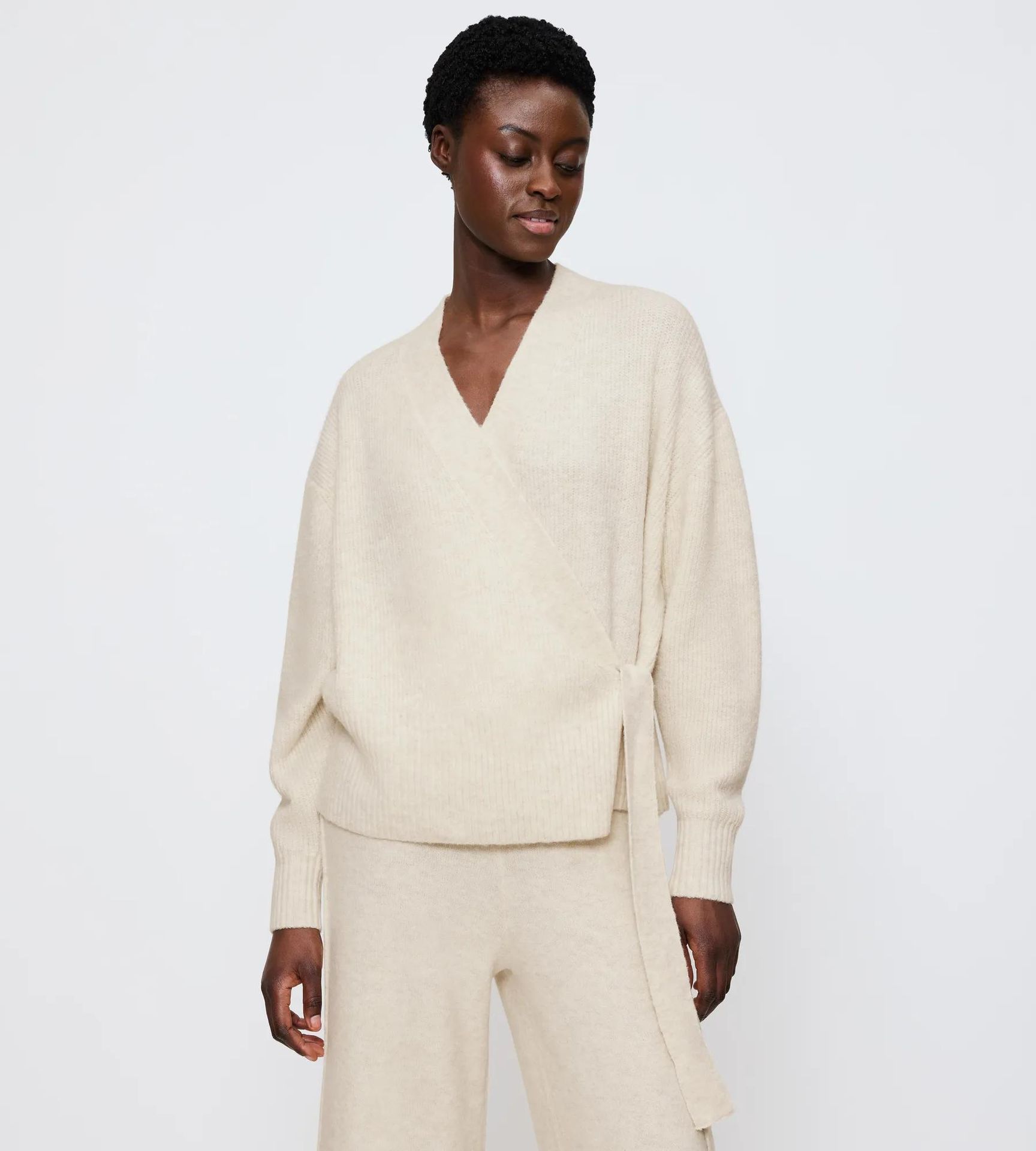 kuschelige Strickjacke "Amourette Cozy Cardigan" im Wickel-Look mit Wollanteil