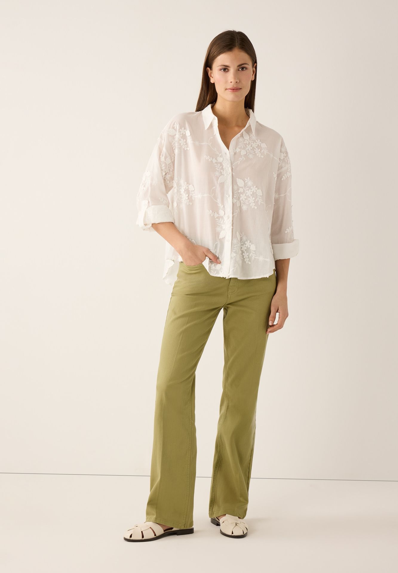 romantische uni Bluse mit Allover-Bestickung aus Baumwolle