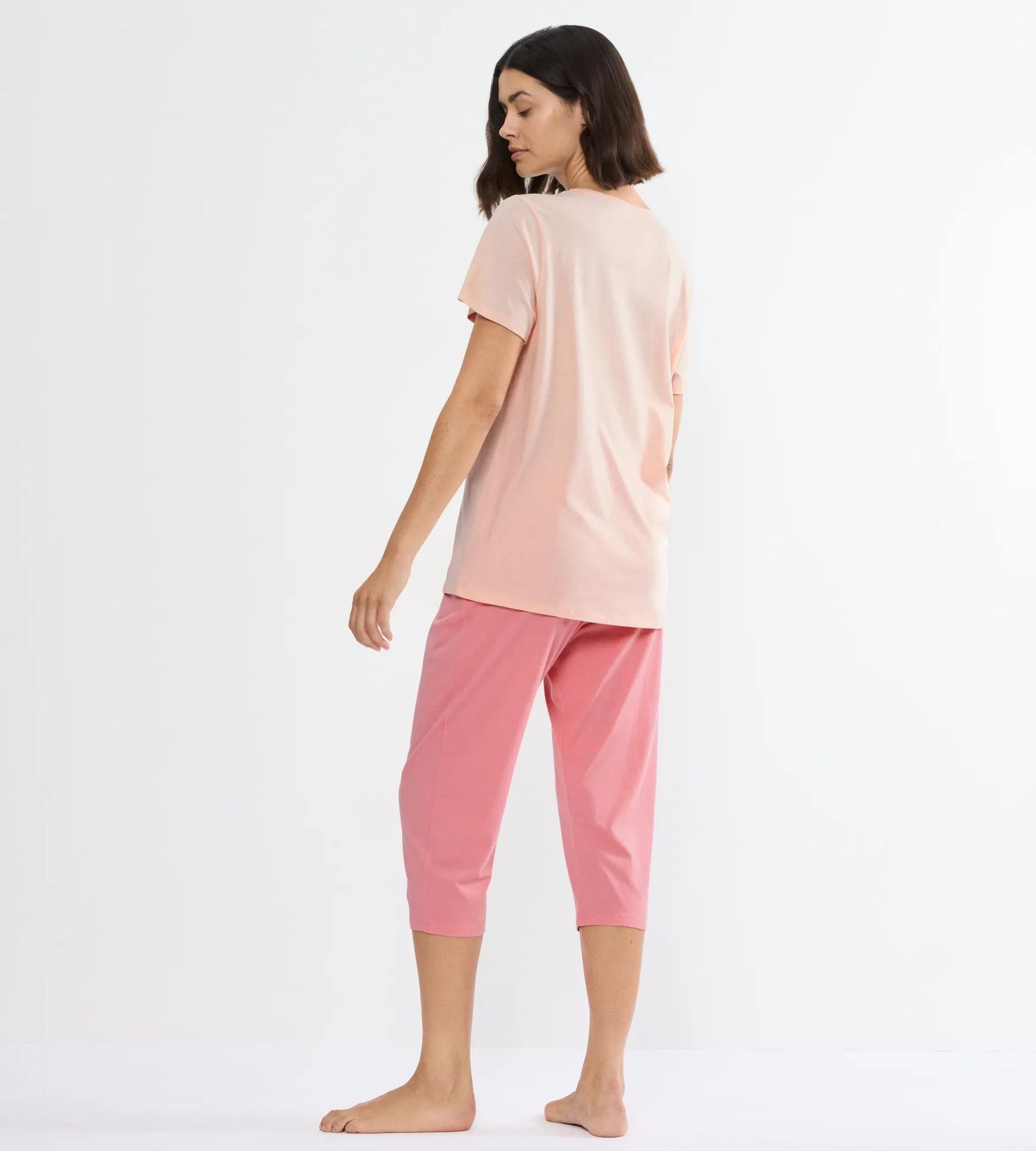 Damen-Schlafanzug, uni Oberteil mit Frontprint und uni Capri-Hose
