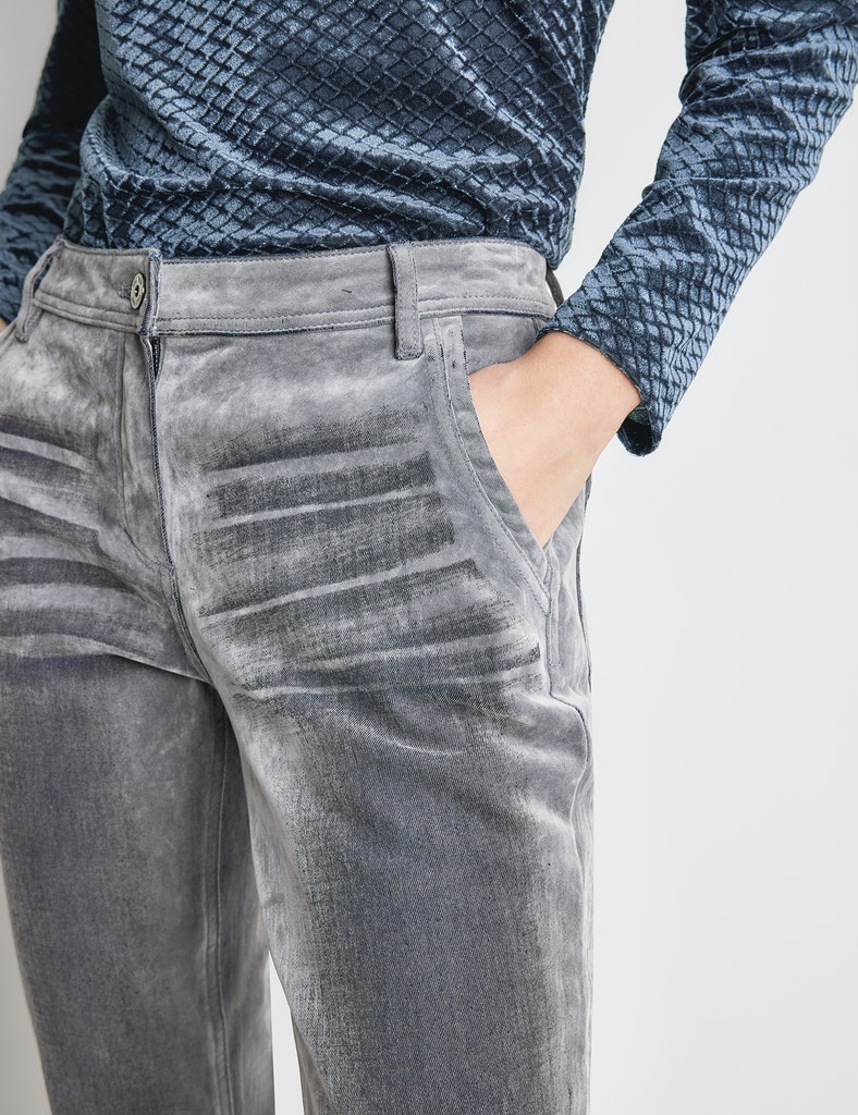 Boyfriend-Jeans mit Samt-Beflockung