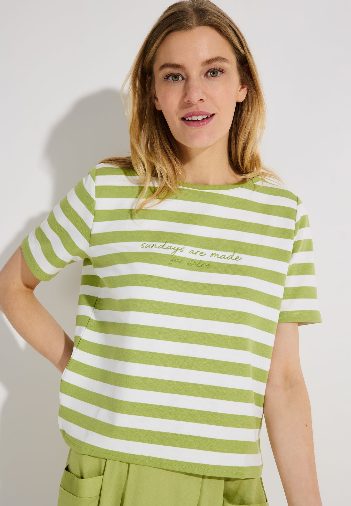 Streifen-T-Shirt mit Wording-Front-Motiv und Viskoseanteil