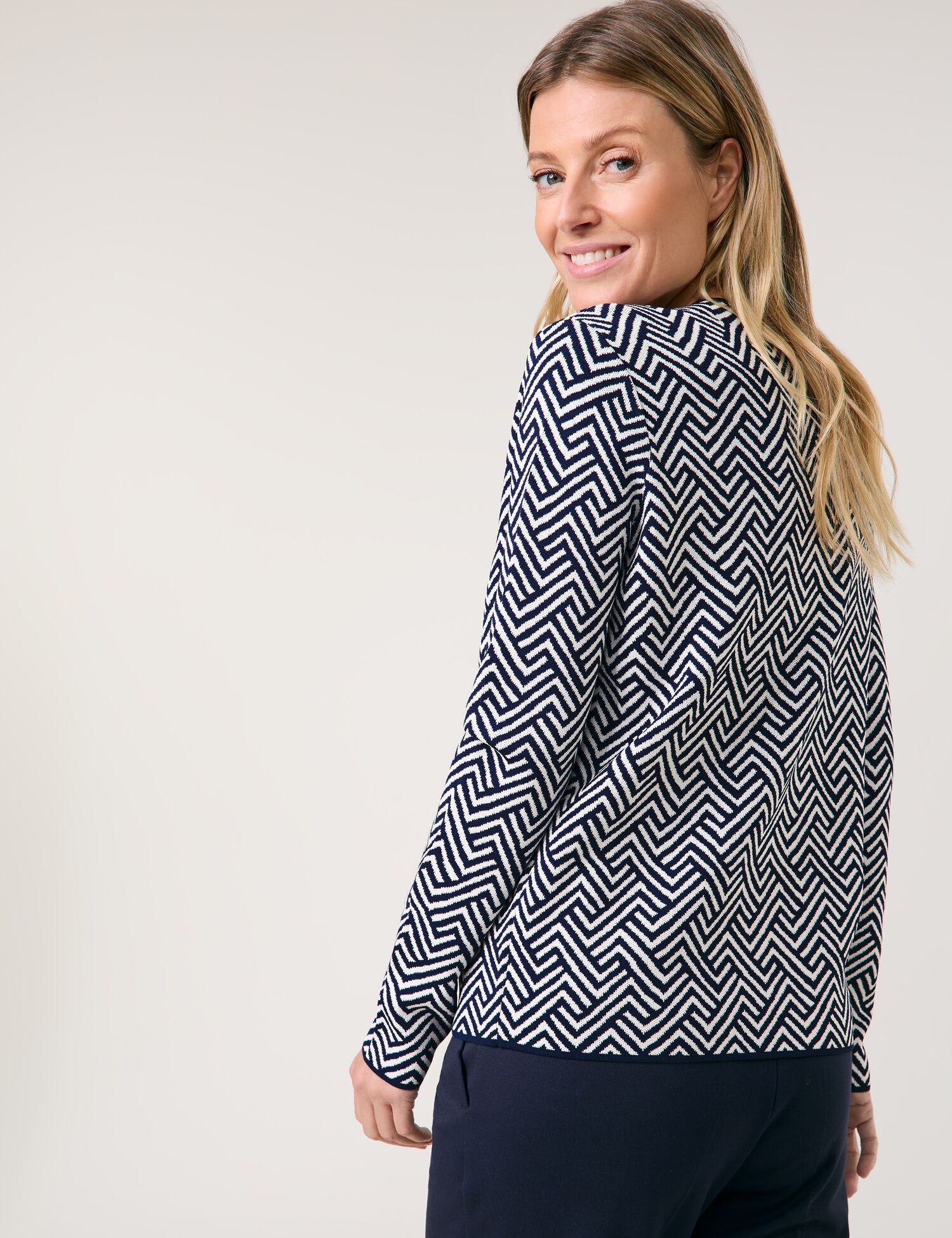 Viskose-Pullover im Jacquarddessin