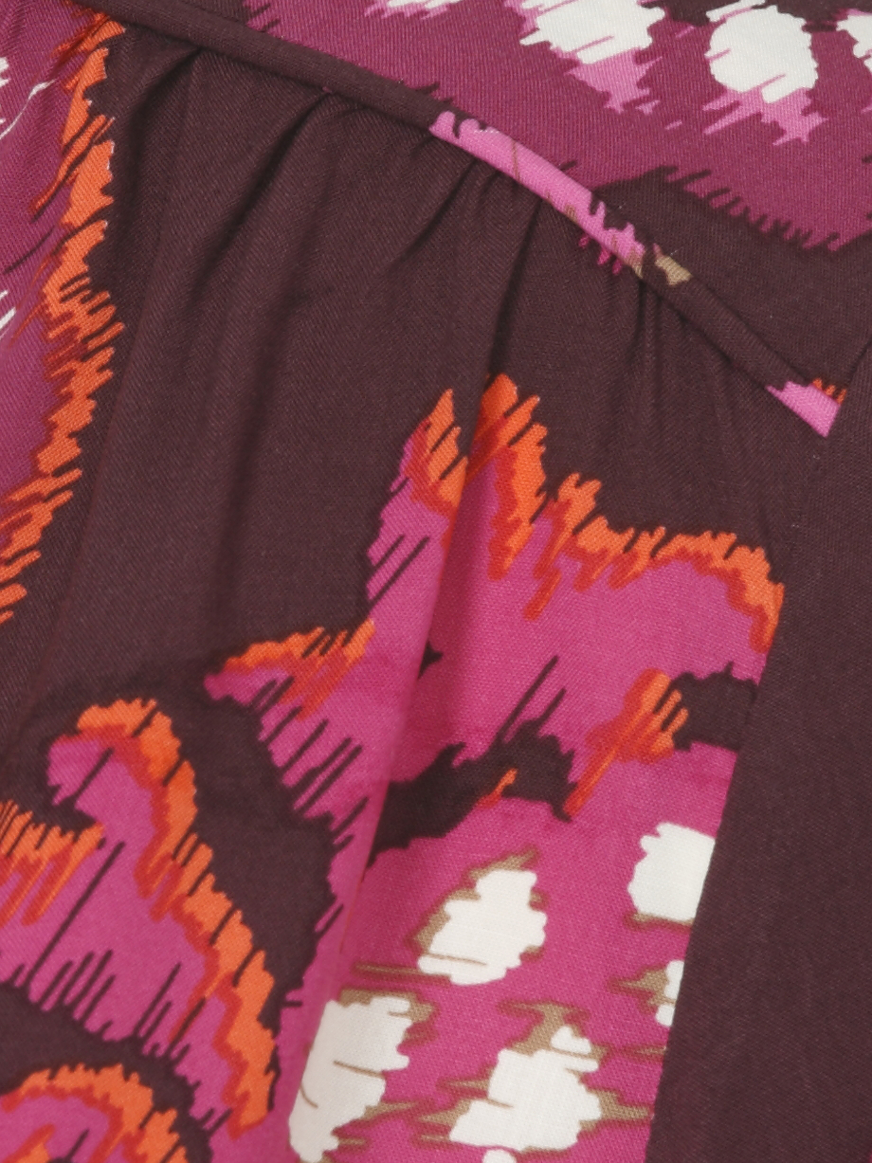 Schlupf-Bluse mit graphisch-floralem Druck aus Viskose