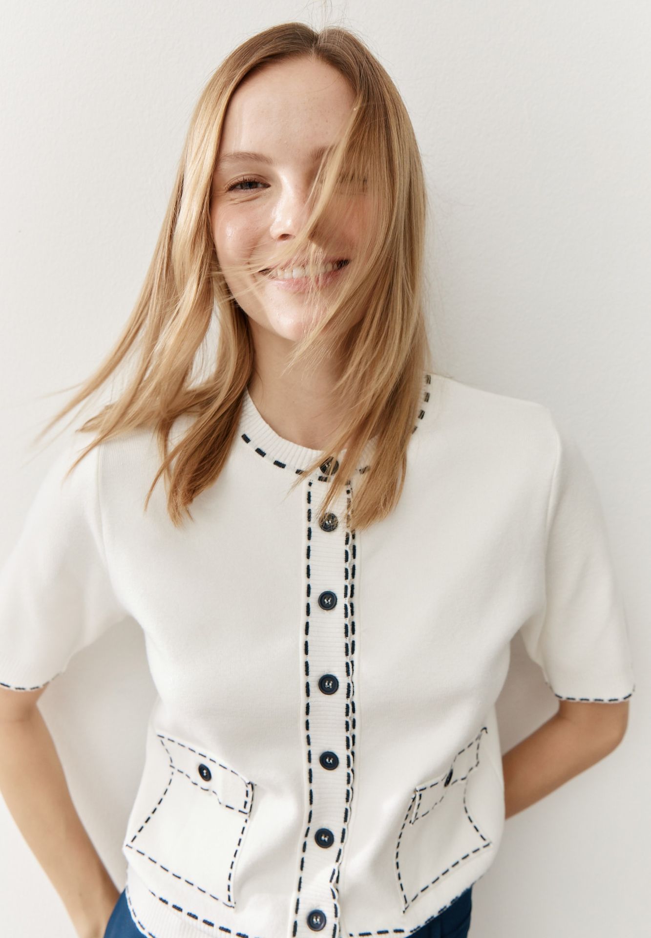 1/2 Arm Strick-Cardigan mit Kontrastnaht im Chanel-Stil aus Viskose-Mix