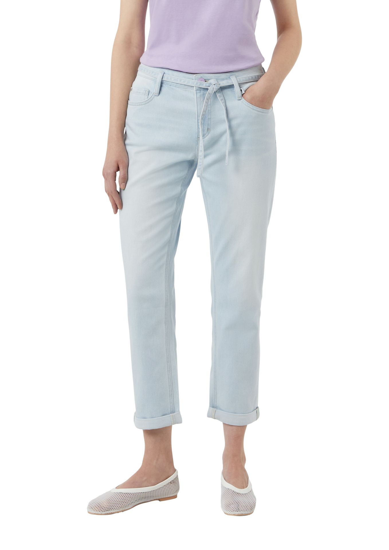 Boyfriend Jeans mit Bindegürtel