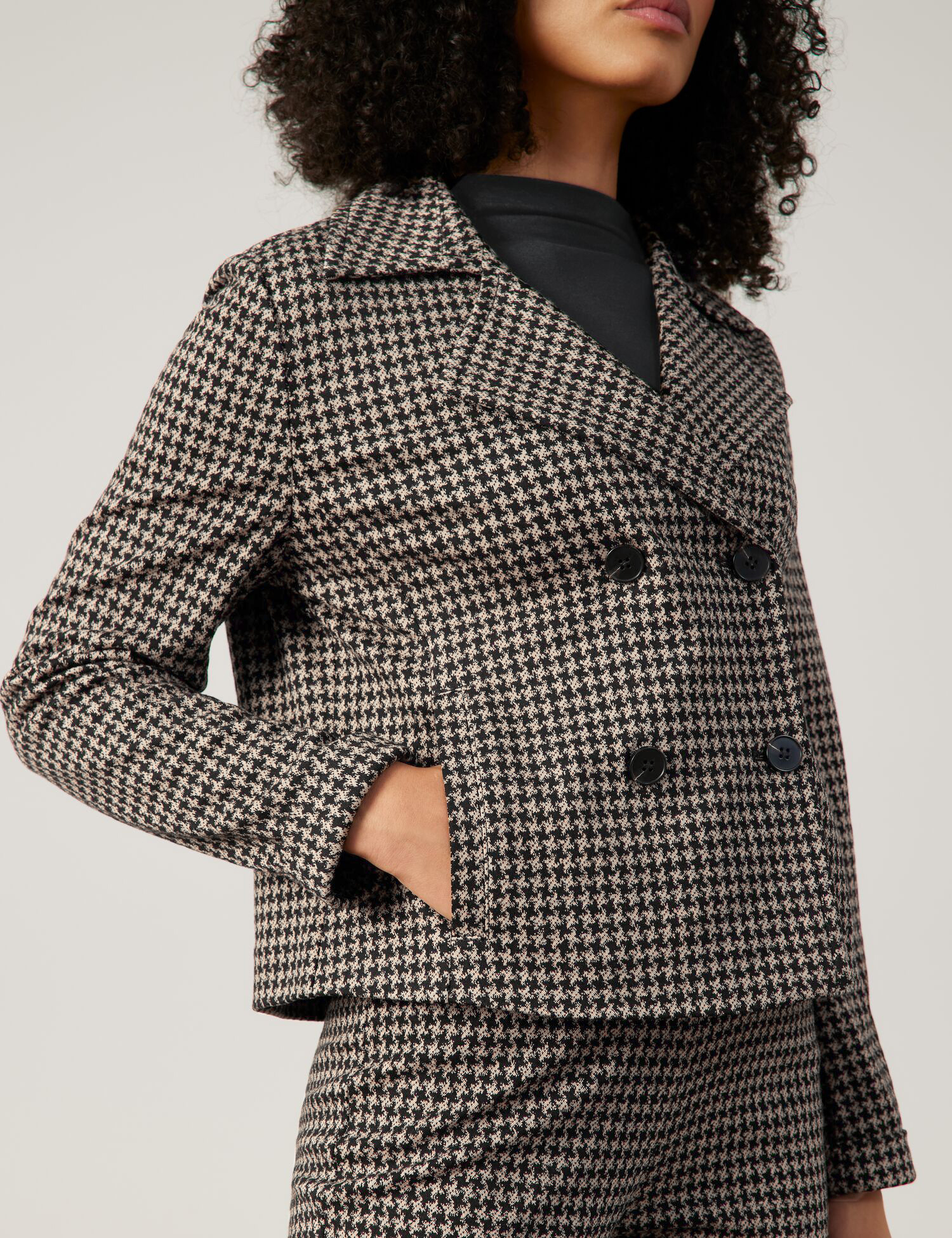 Kurze Blazerjacke mit Reverskragen mit Glencheck-Karo
