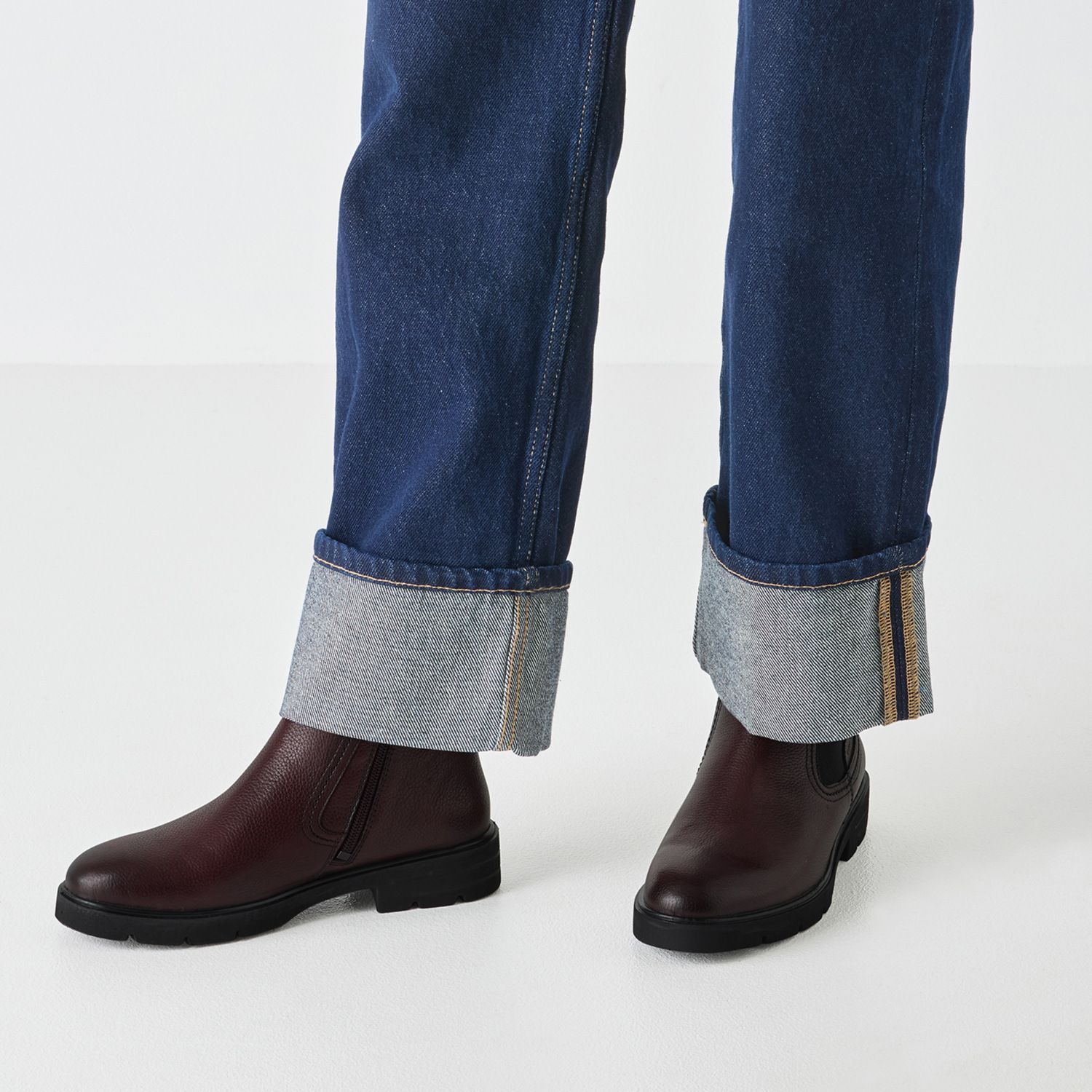 halbhoher Chelsea-Boots mit Gummieinsätze