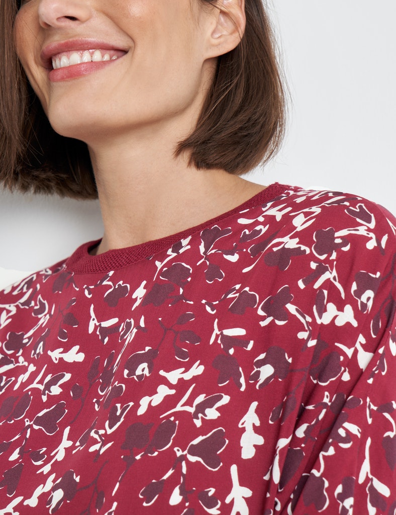 Schlupf-Bluse aus reiner Viskose mit Allover-Print