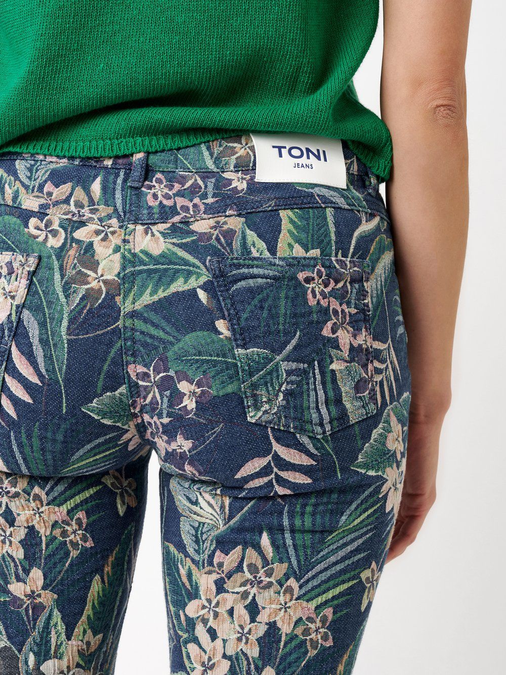 feminine Damen-Jeans "Ella Cropped" im Plus-Fit-Style mit Allover-Jacquard-Muster aus Baumwoll-Mix