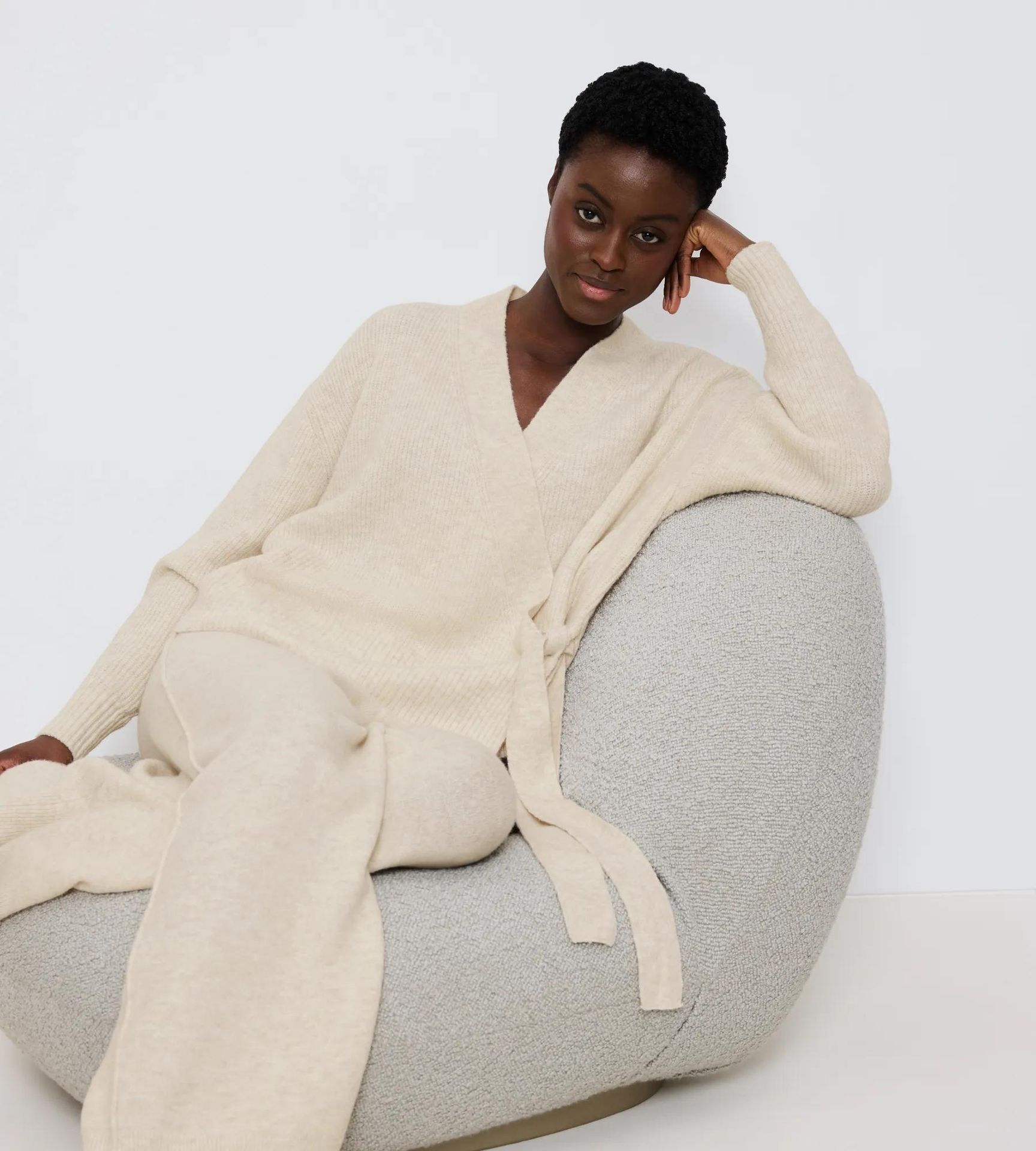 kuschelige Strickjacke "Amourette Cozy Cardigan" im Wickel-Look mit Wollanteil