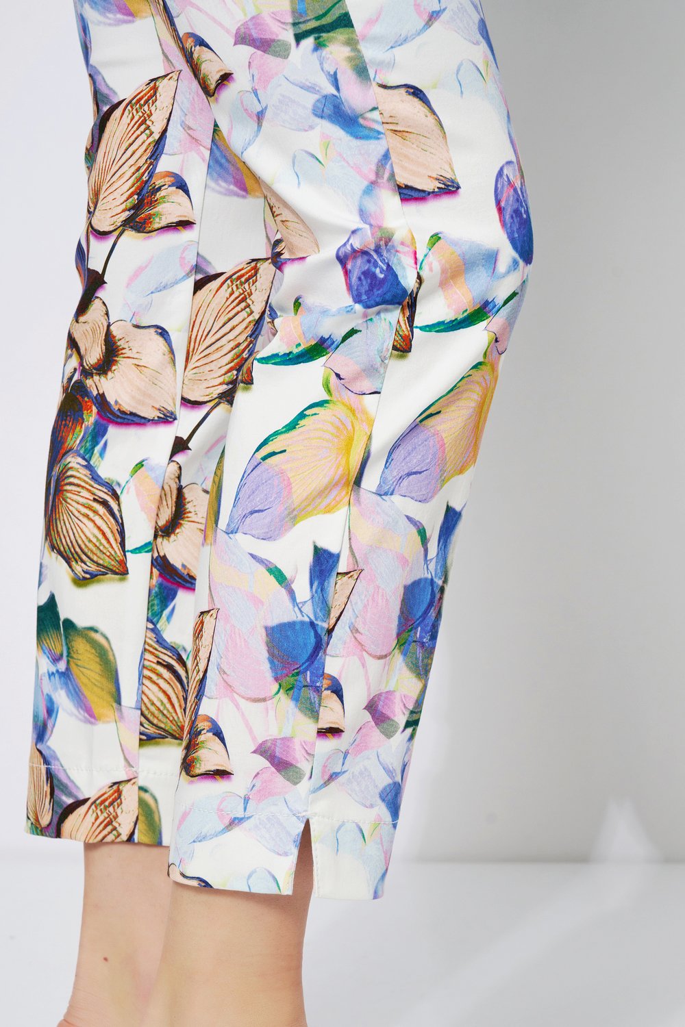 figurformende Damenhose "Perfect Shape 7/8" mit Tropical-Print
