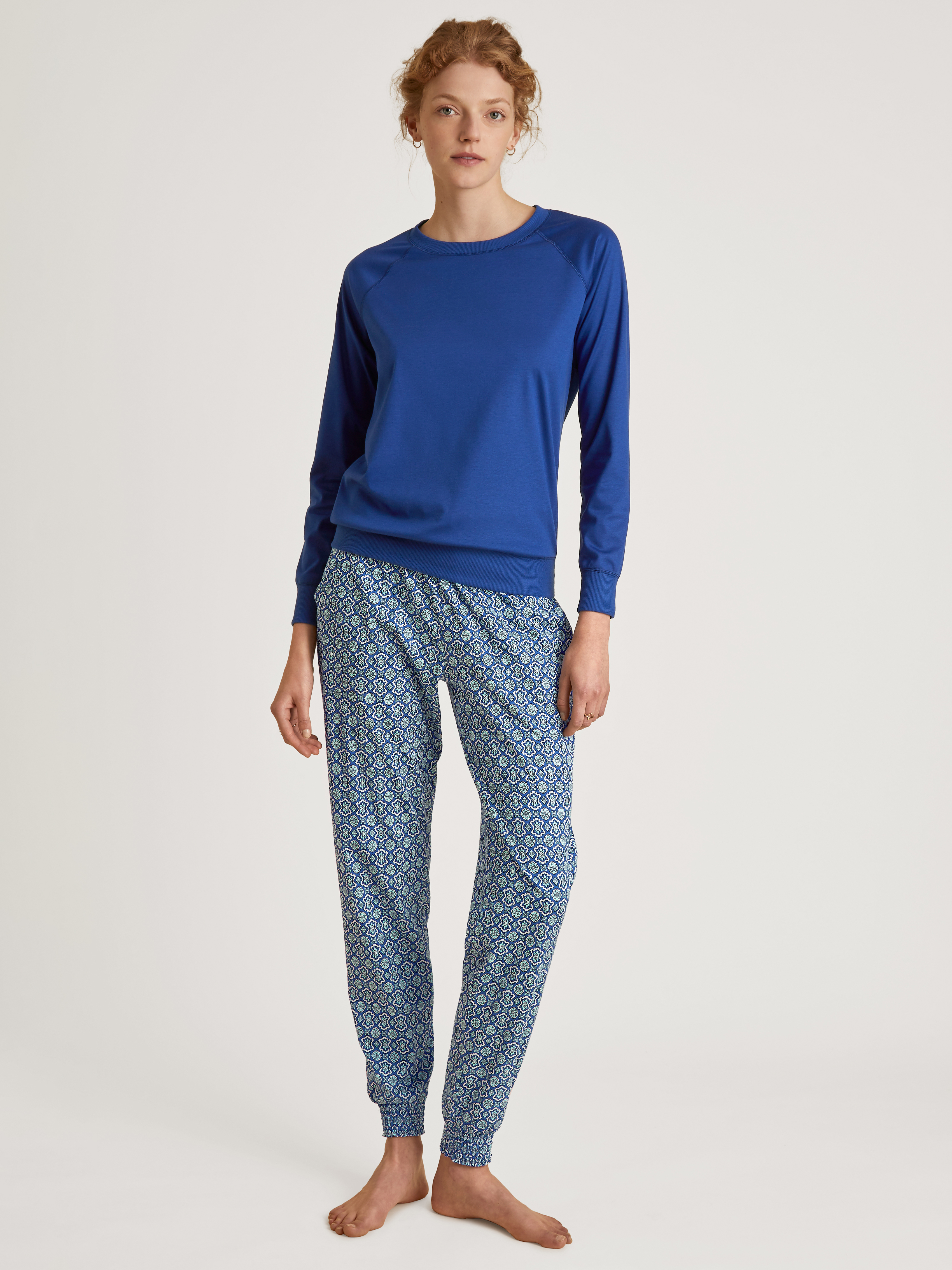 Damen Lounge-Hose im Allover-Minimal-Print aus warmen Baumwoll-Interlock-Jersey und Bündchen