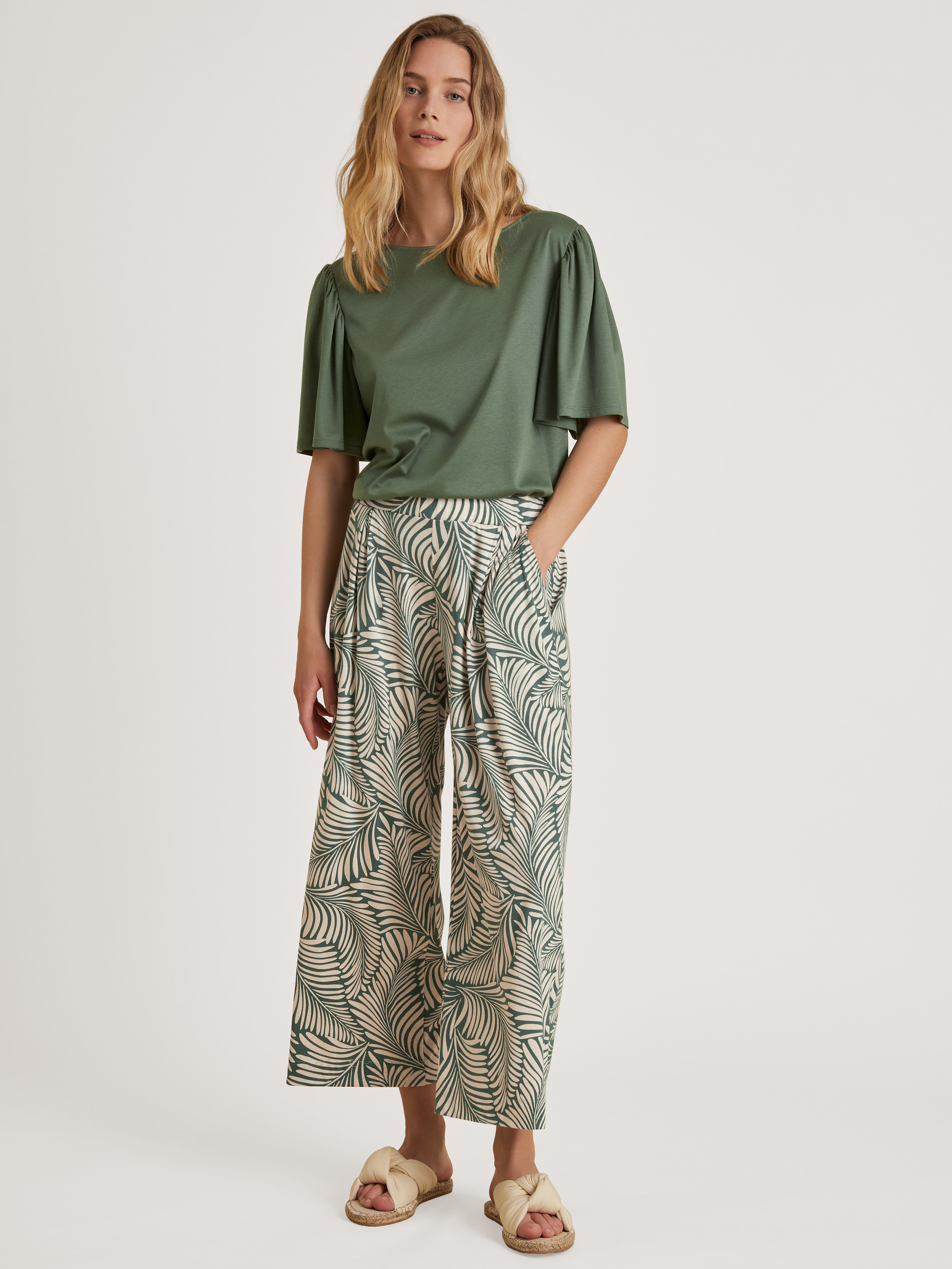 Homewear-Hose im Culotte-Schnitt mit Botanical-Print im Baumwoll-Mix