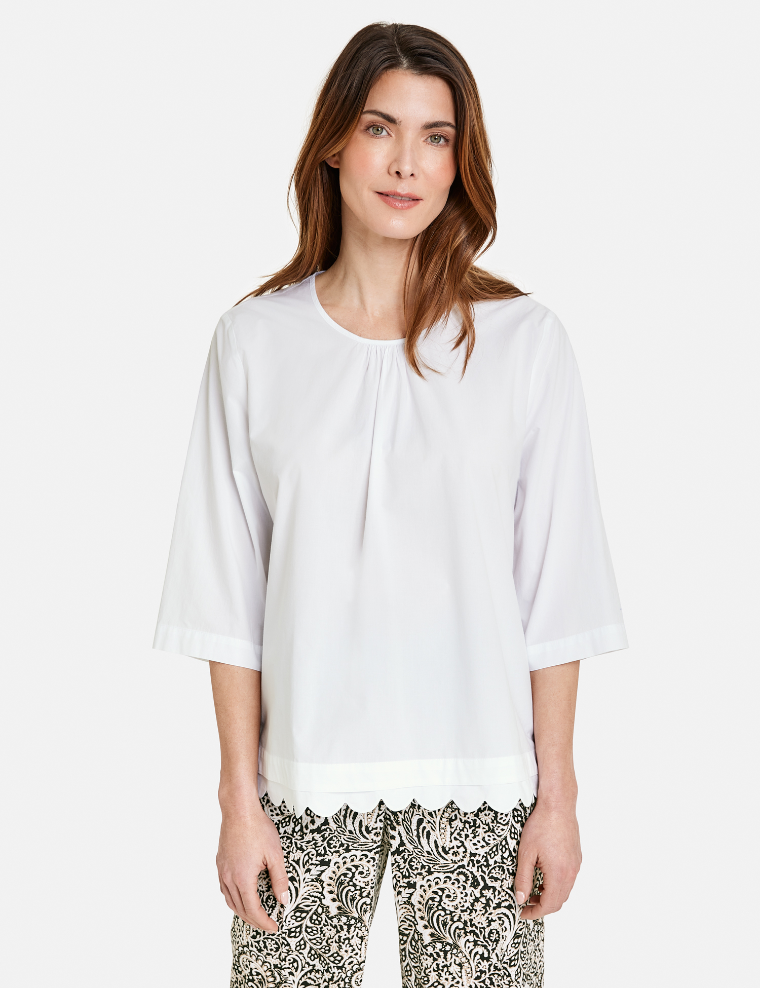 Schlupf-Bluse aus reiner Baumwolle mit gewelltem Saum