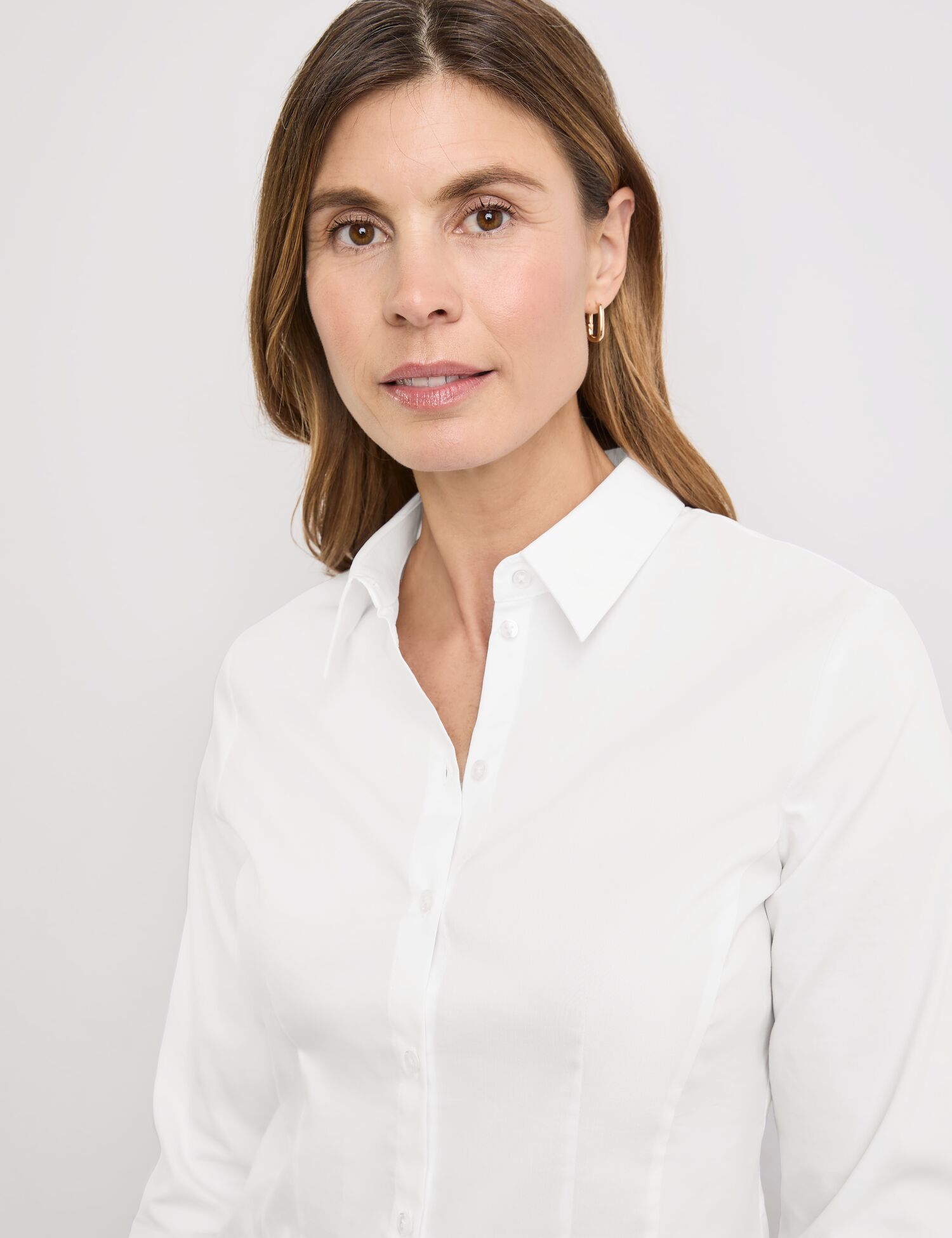 Klassische Hemdbluse aus elastischem Baumwoll-Mix