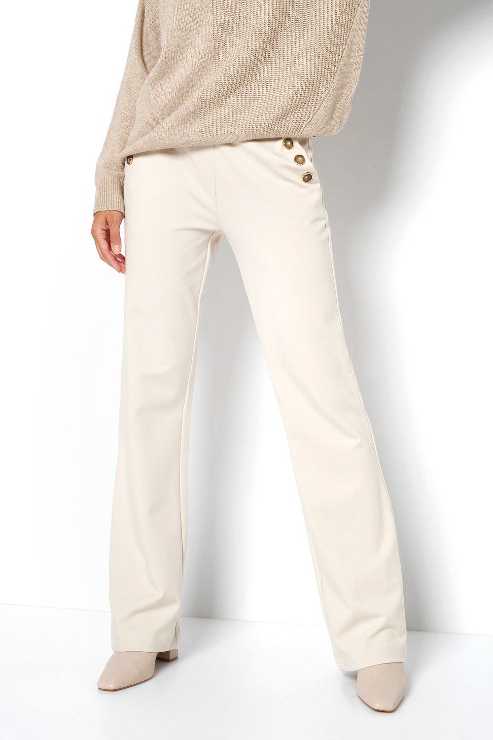 Jogpants aus Heavy Jersey "Jenny Wide Leg" im Marlene-Schnitt und Zierknöpfen