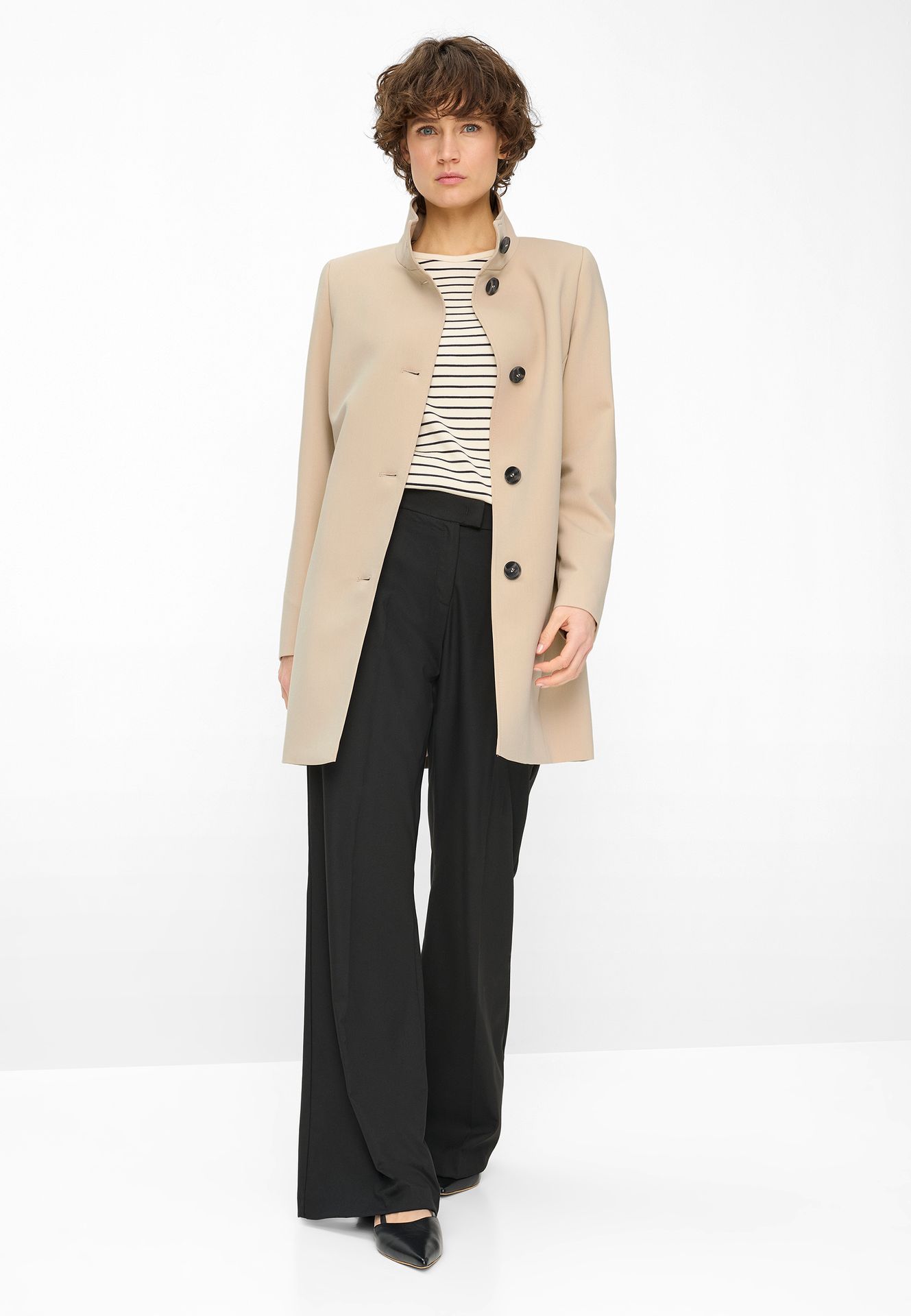 feiner gewebter Kurzmantel mit Viskose-Anteil und Stehkragen