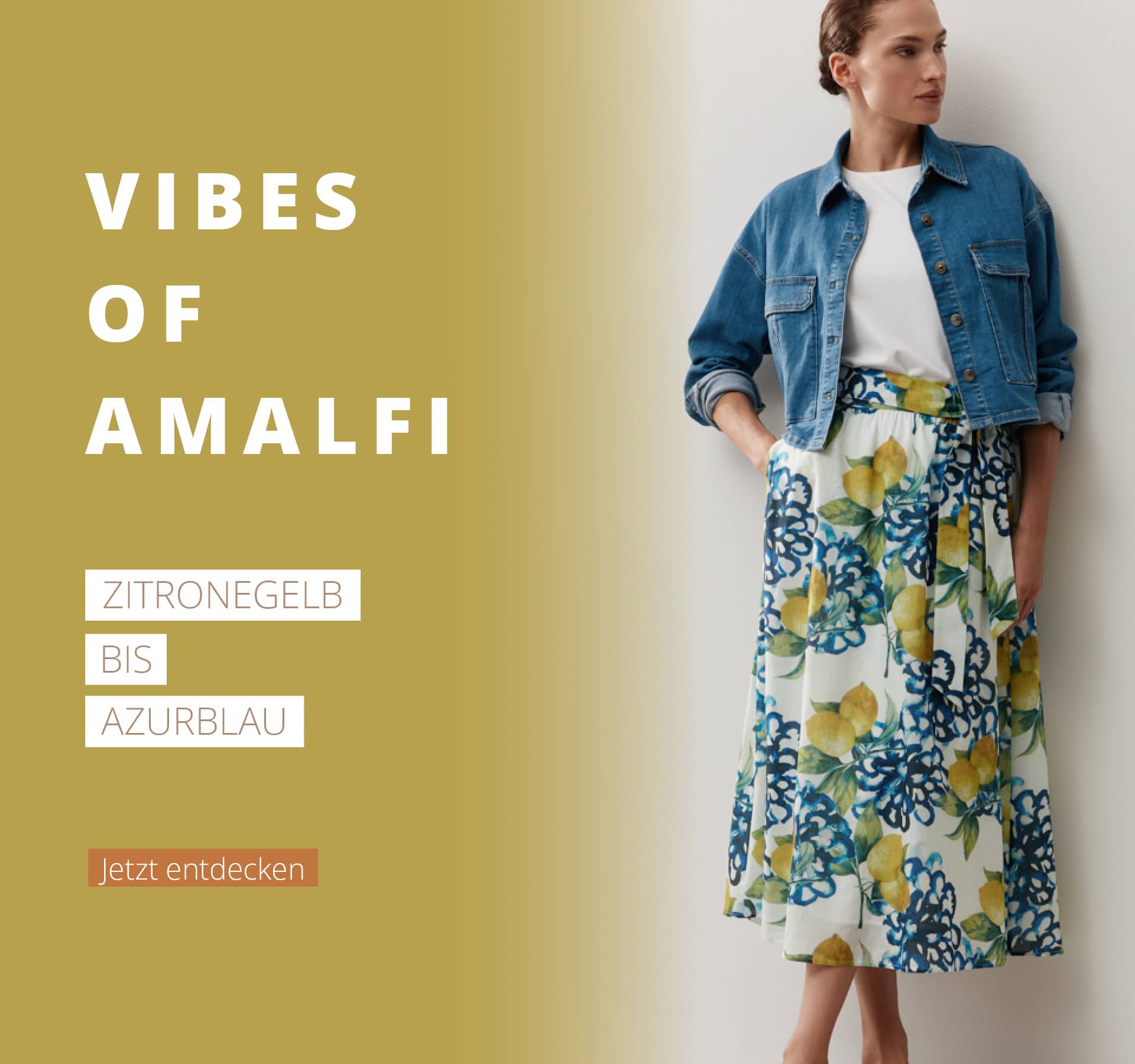 Frau in Jeansjacke und Rock mit Amalfifarben von Zitrone bis azur